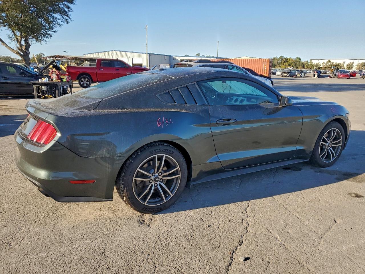 2015 FORD MUSTANG photo 3