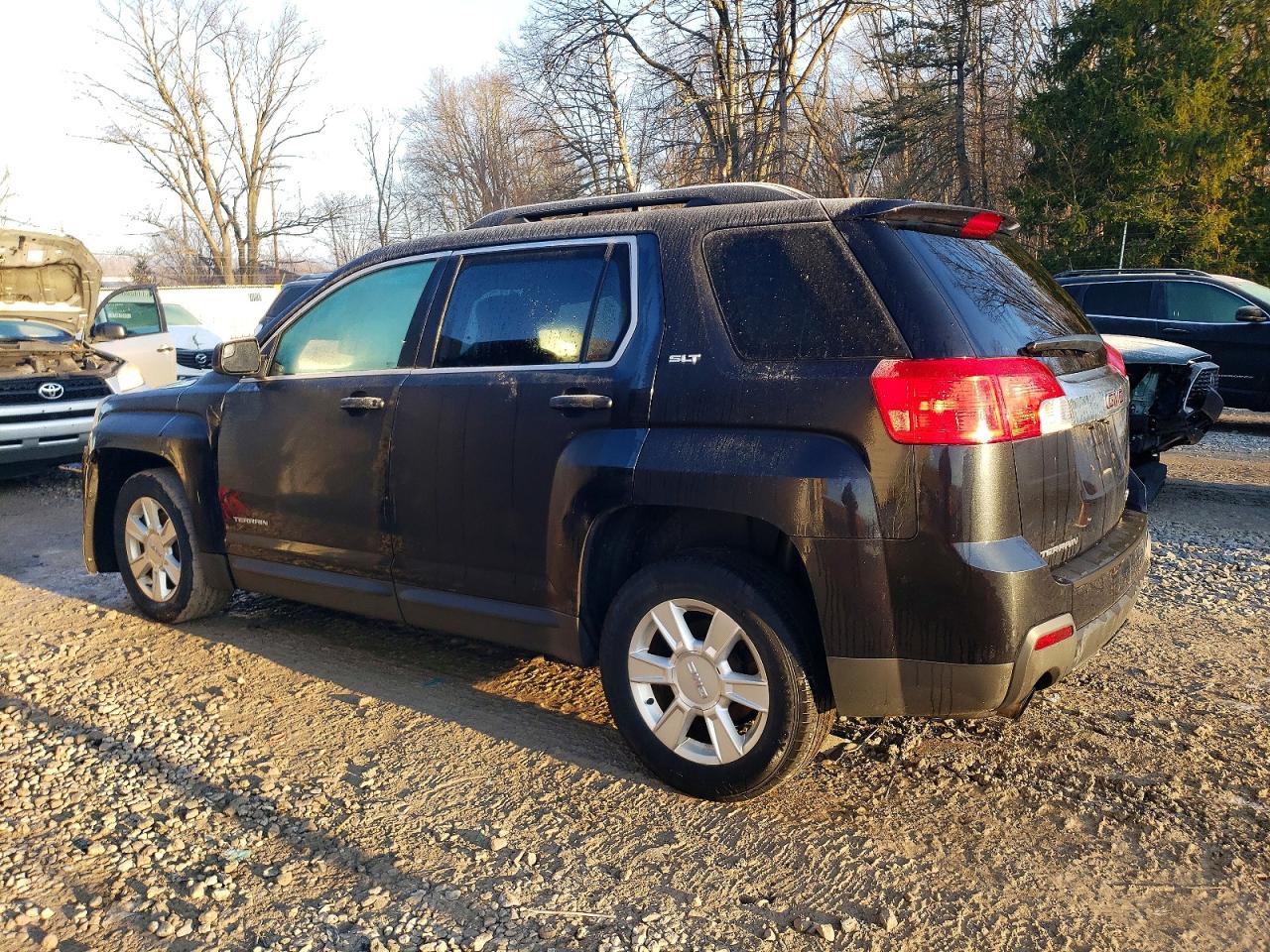 2013 GMC TERRAIN SLT photo 2