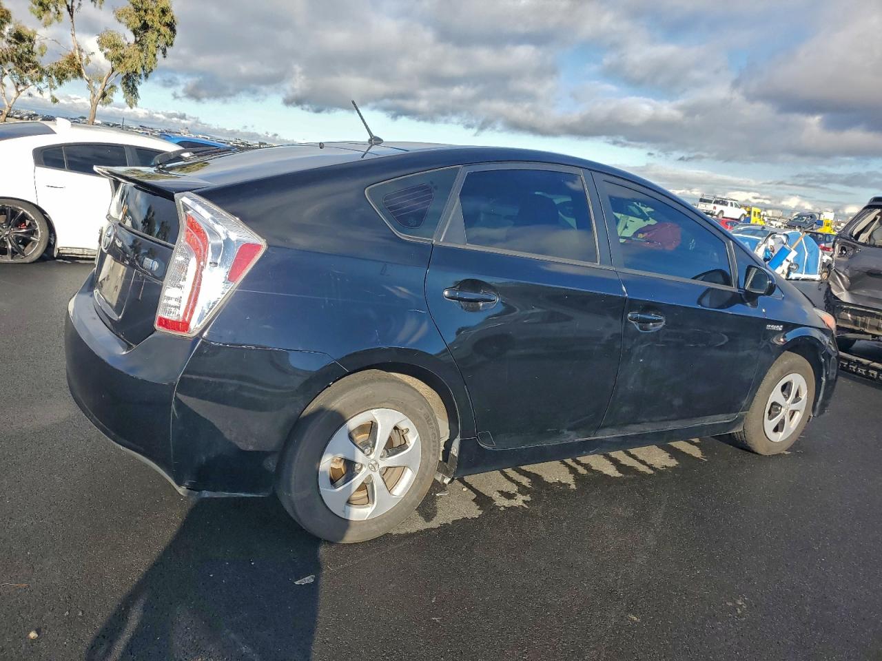 2013 TOYOTA PRIUS photo 3