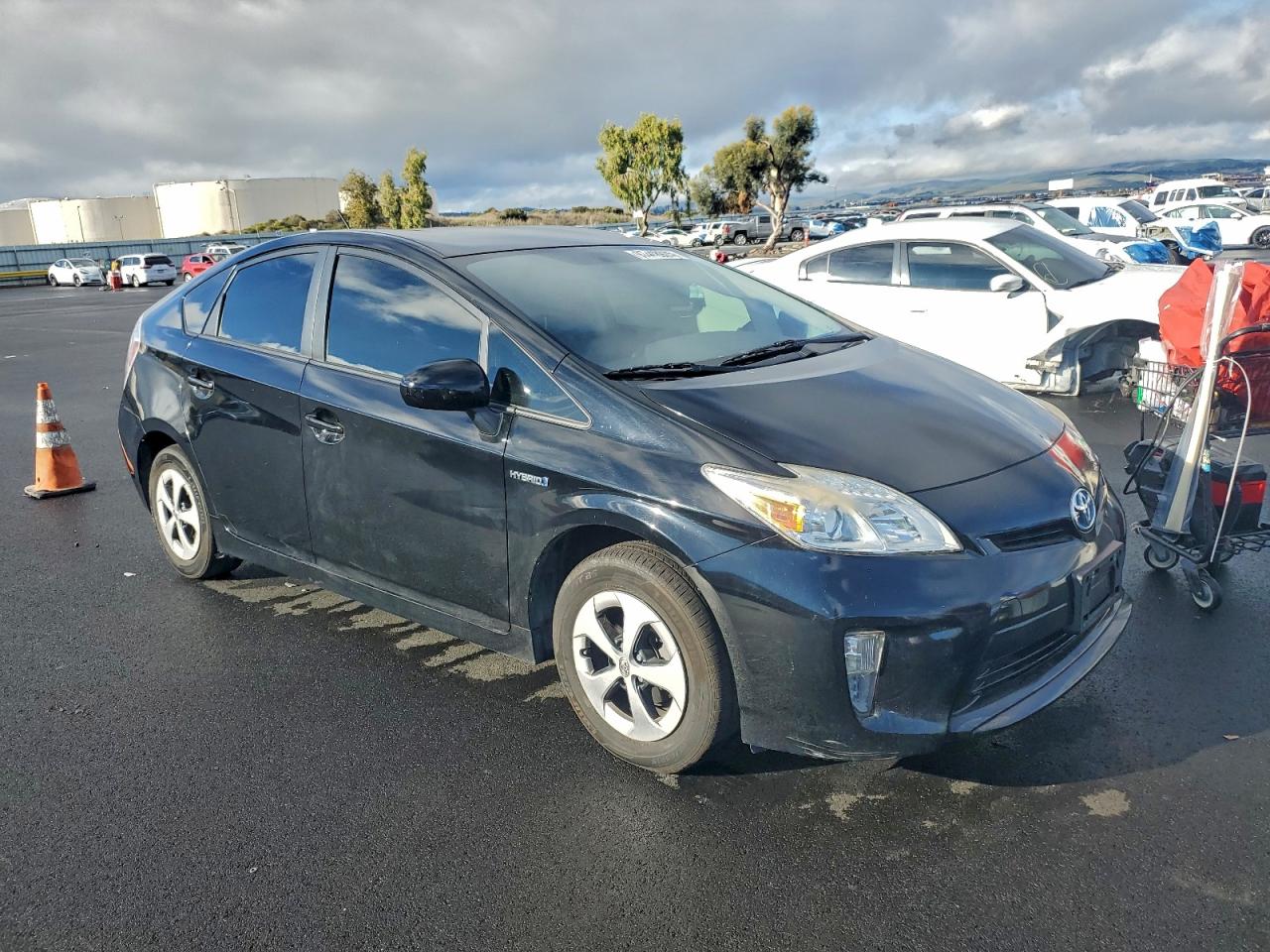 2013 TOYOTA PRIUS photo 4