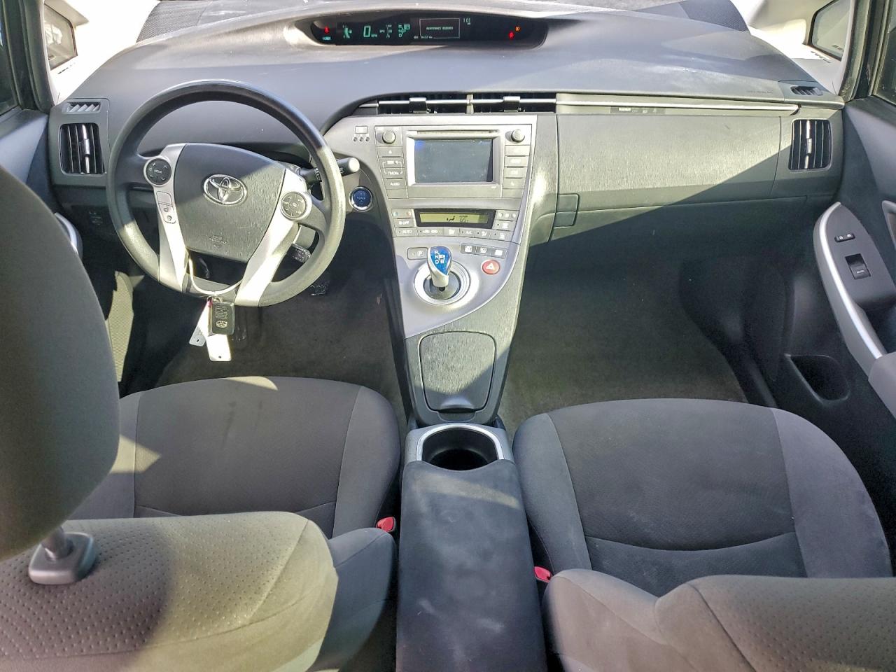 2013 TOYOTA PRIUS photo 8