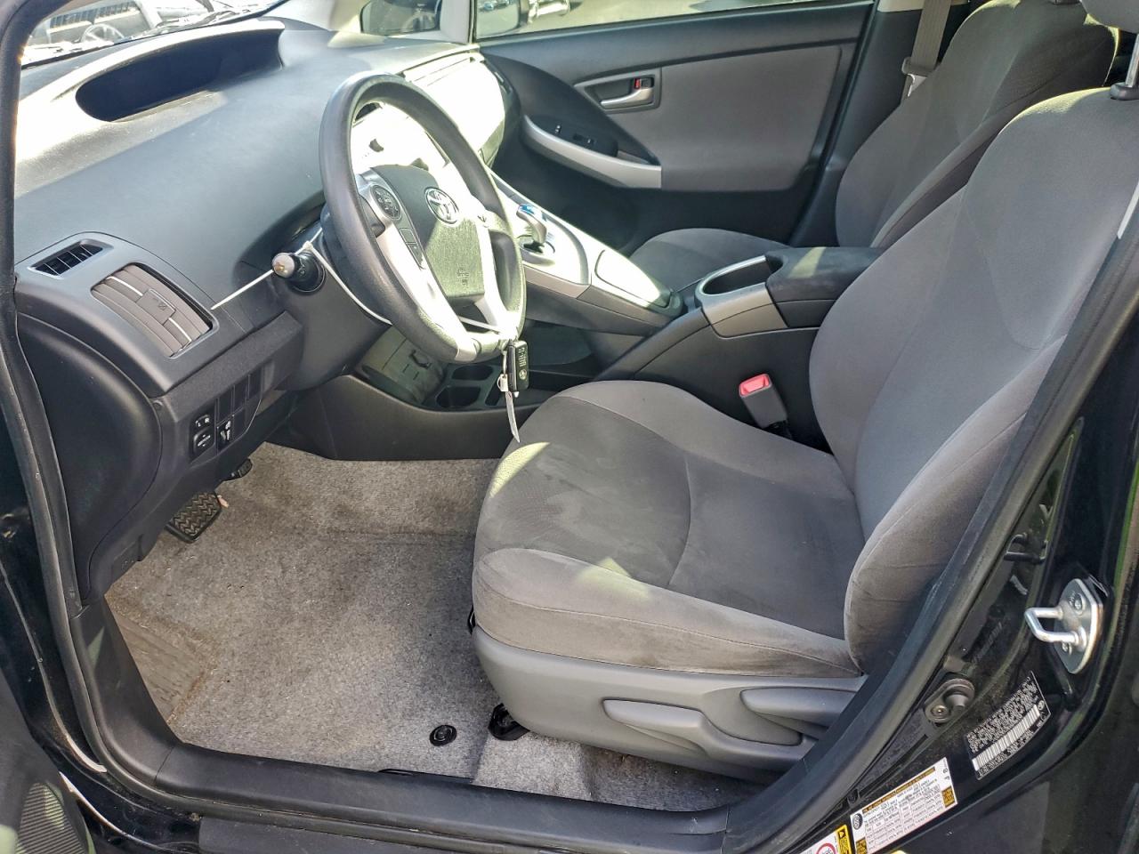2013 TOYOTA PRIUS photo 7