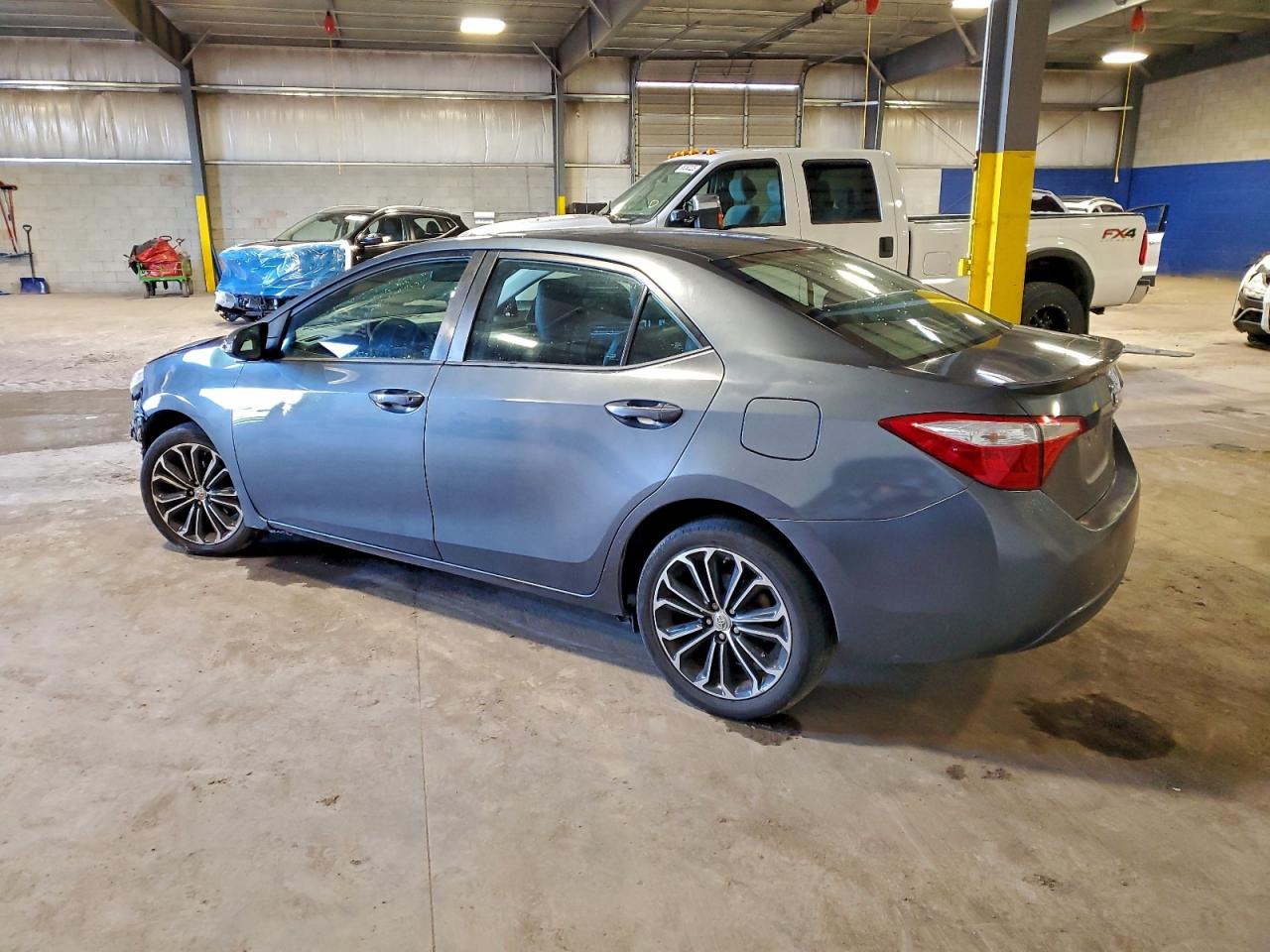2014 TOYOTA COROLLA L photo 3