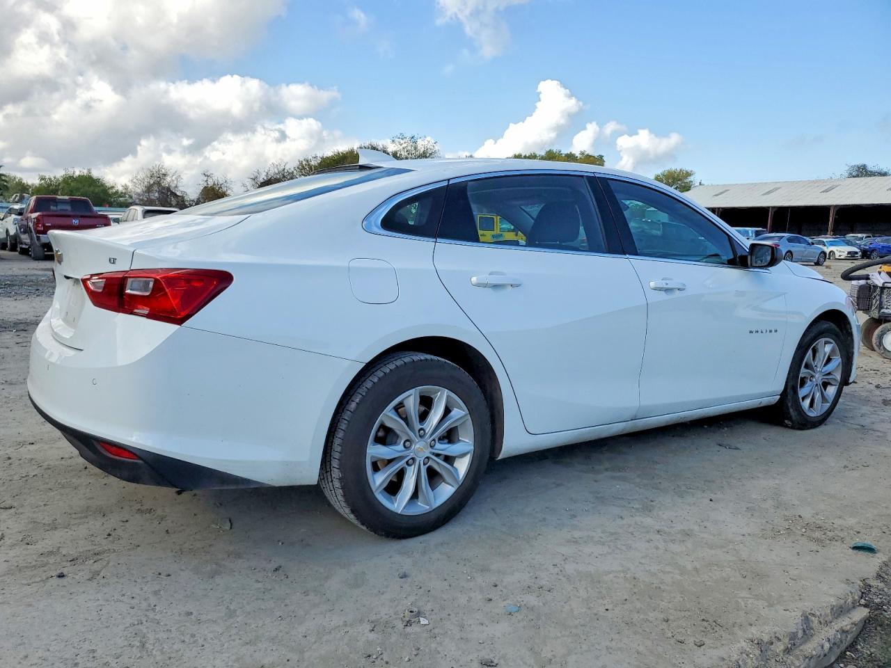 2024 CHEVROLET MALIBU LT photo 5