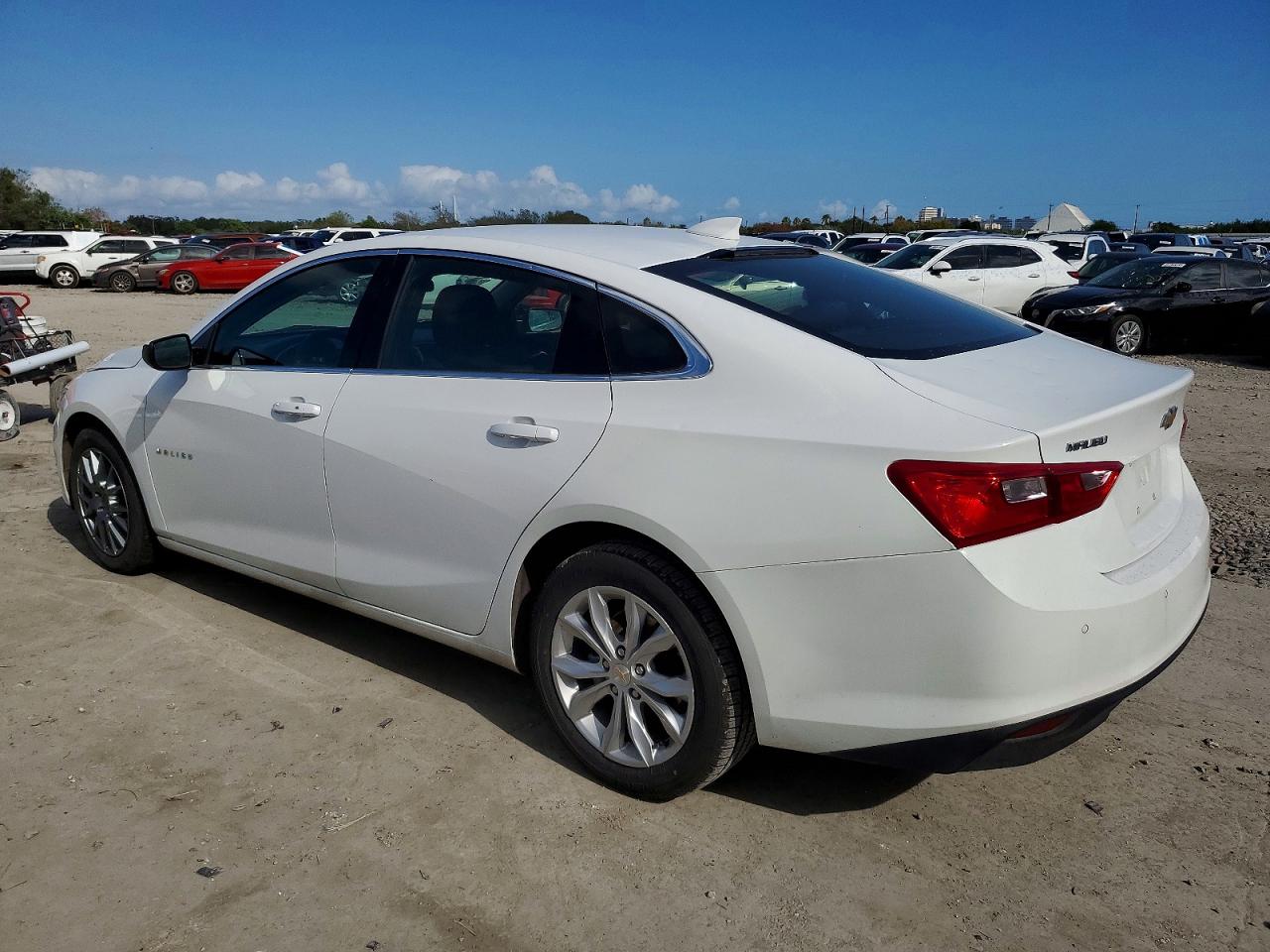 2024 CHEVROLET MALIBU LT photo 3