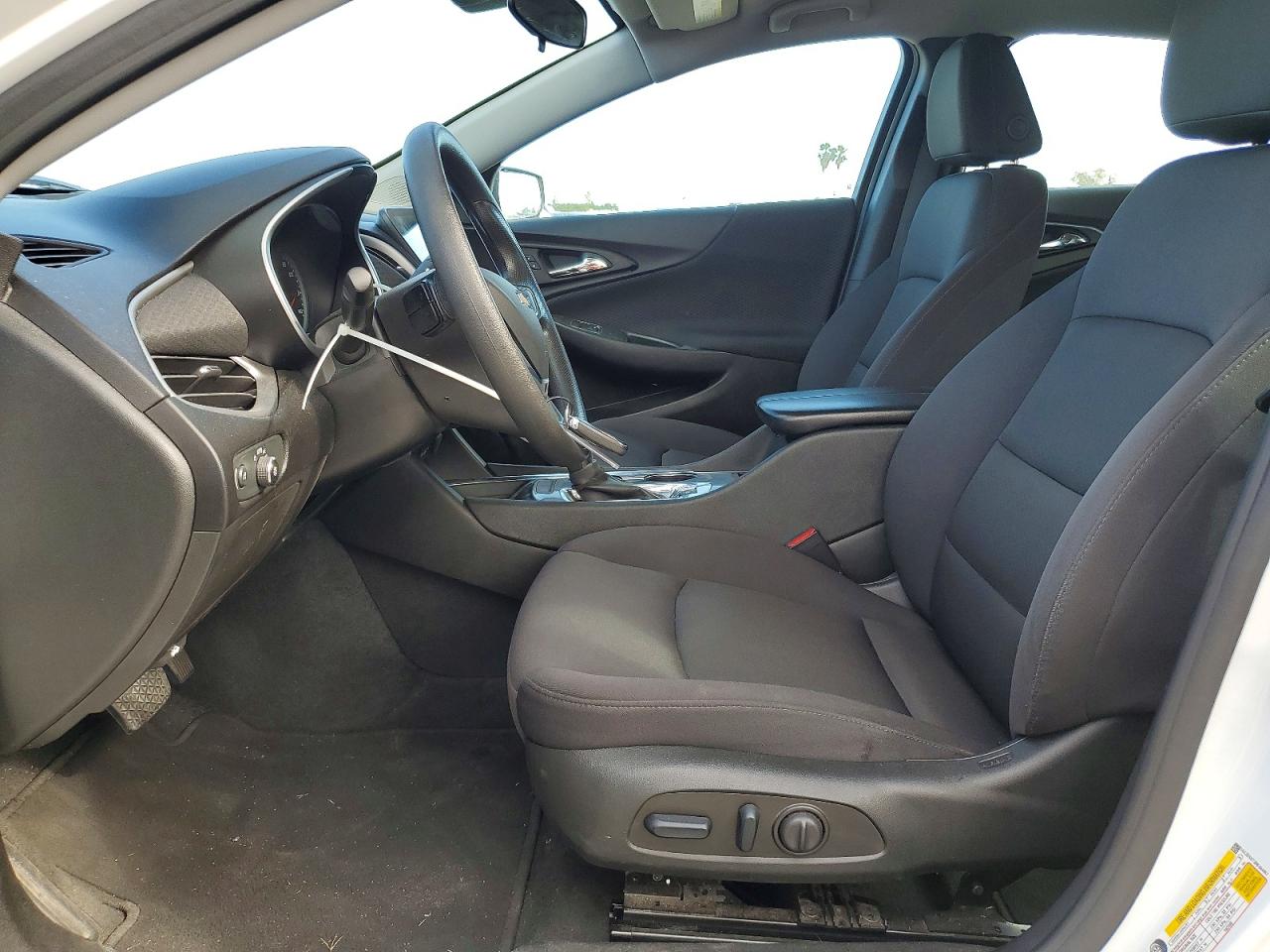 2024 CHEVROLET MALIBU LT photo 13