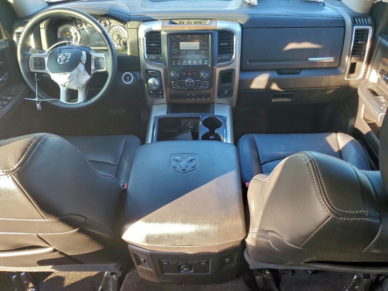 2015 RAM 1500 LARAMIE photo 8