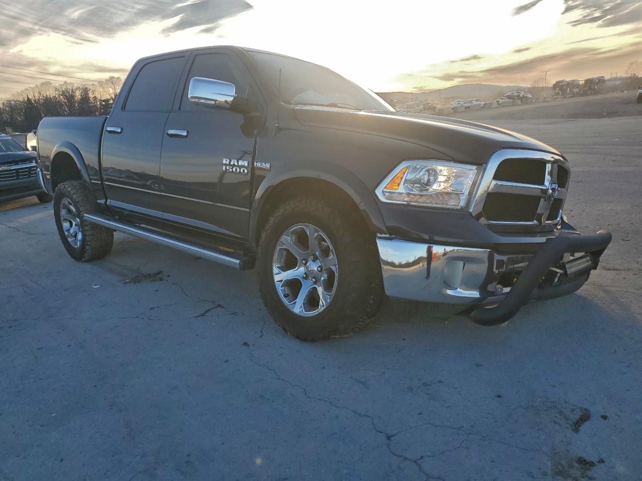 2015 RAM 1500 LARAMIE photo 4