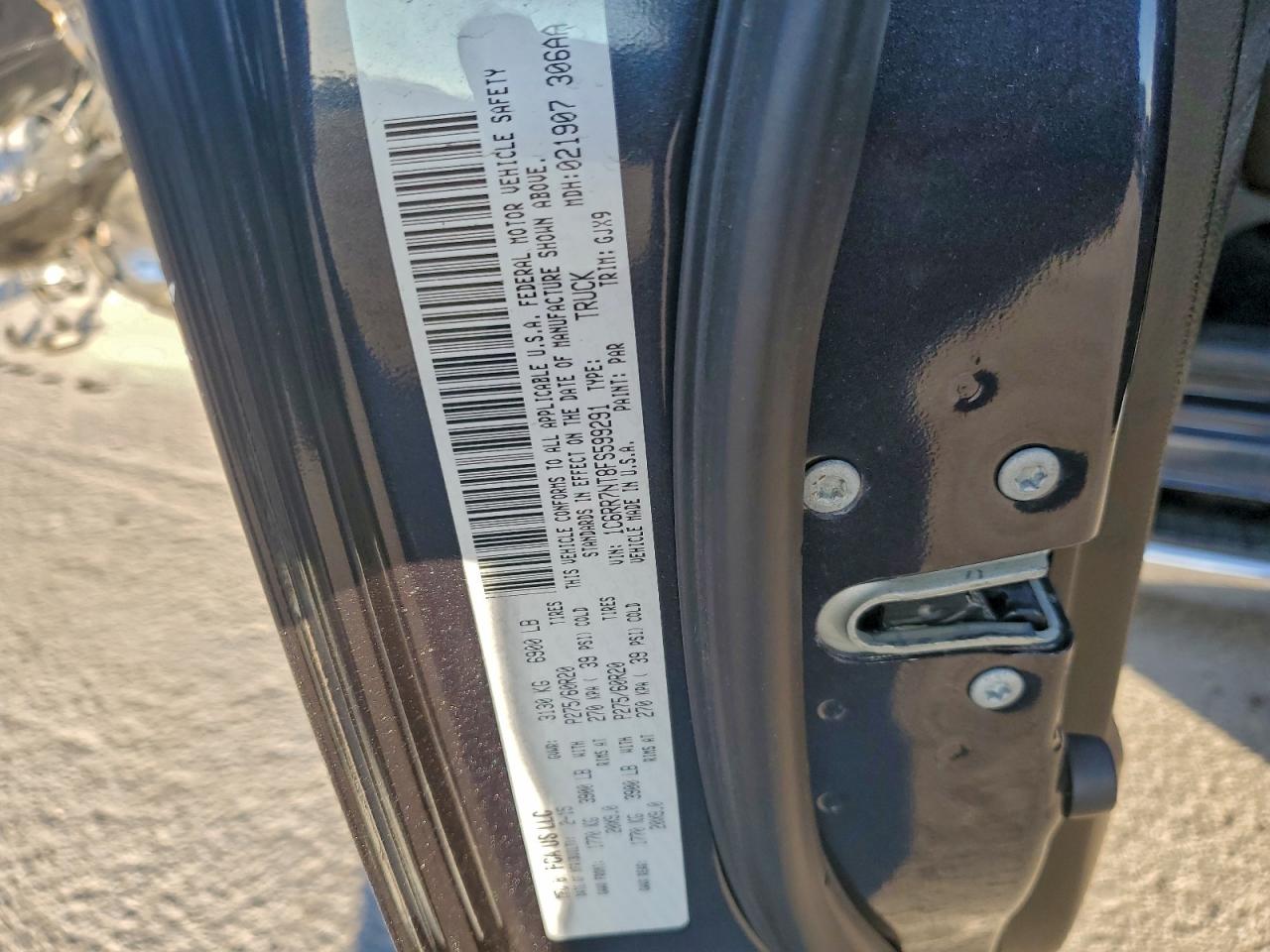 2015 RAM 1500 LARAMIE photo 13