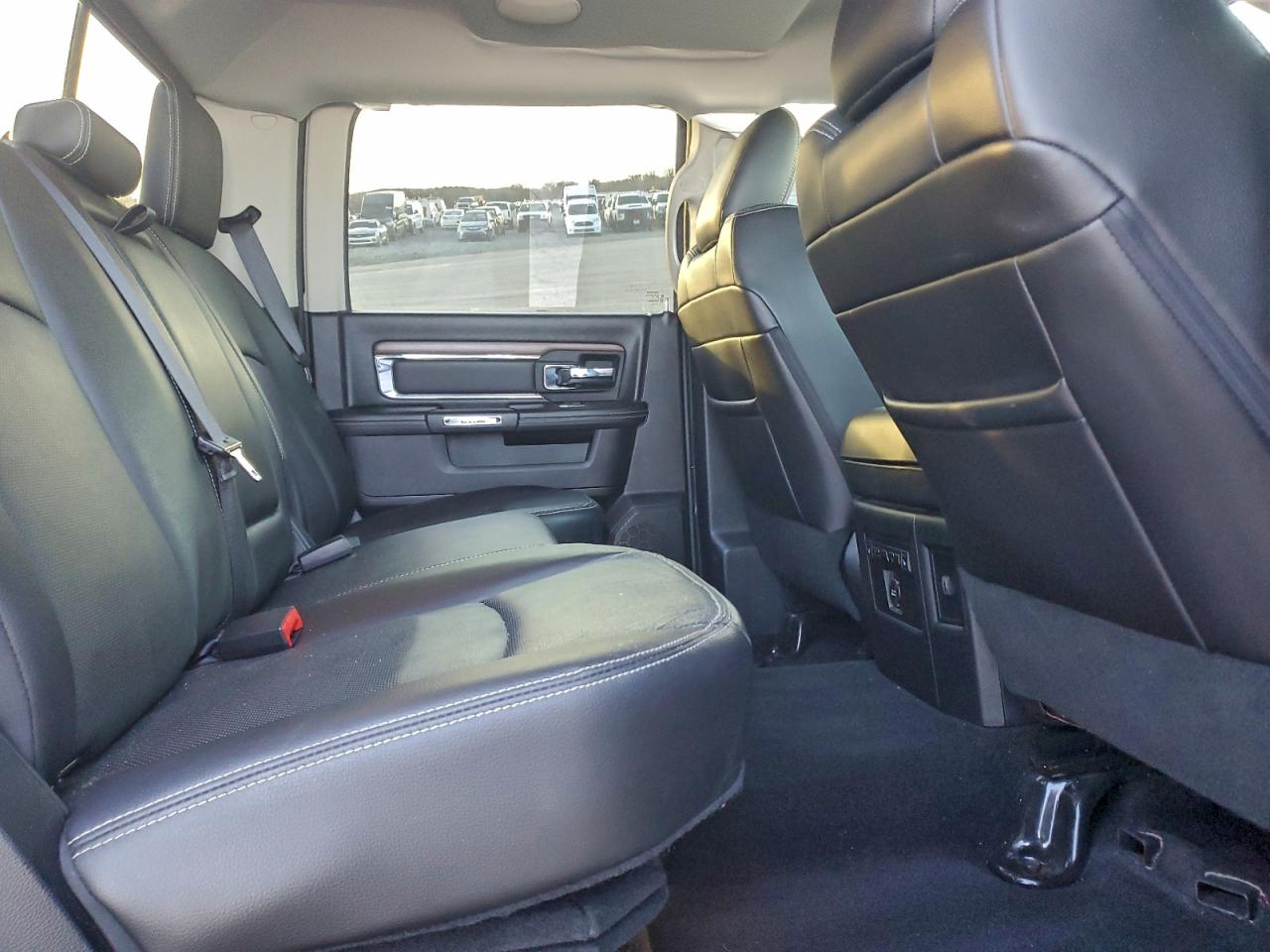 2015 RAM 1500 LARAMIE photo 10