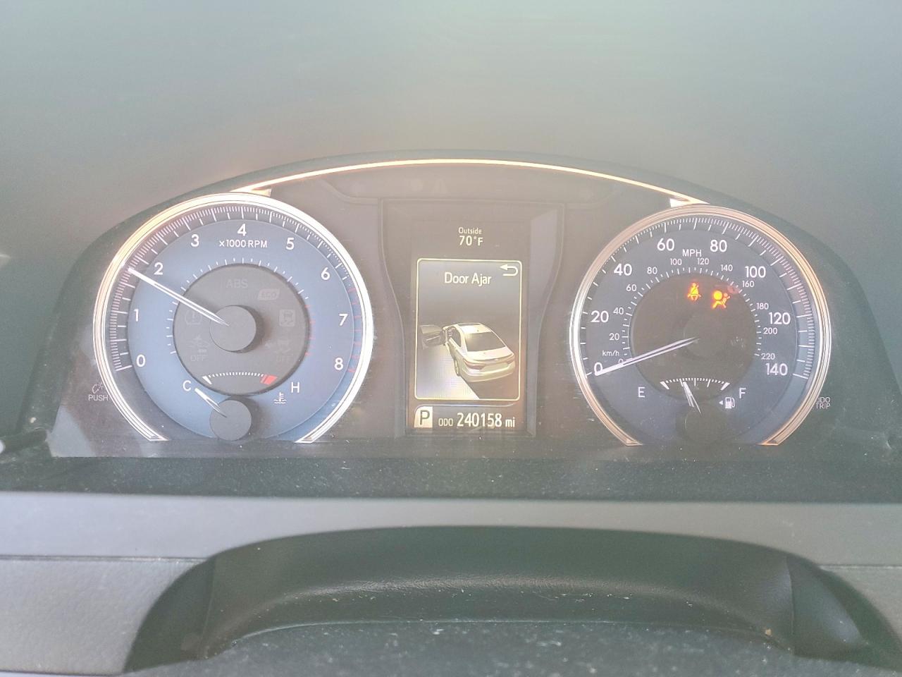 2016 TOYOTA CAMRY LE photo 9
