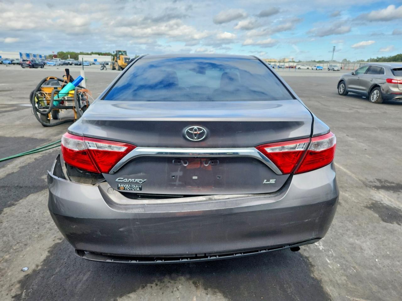 2016 TOYOTA CAMRY LE photo 6