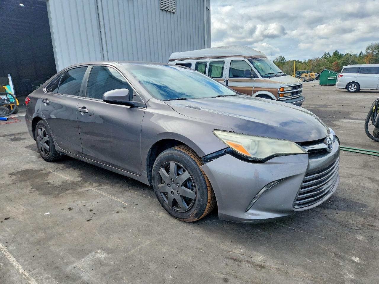 2016 TOYOTA CAMRY LE photo 4