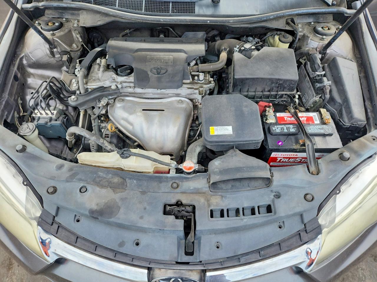 2016 TOYOTA CAMRY LE photo 11