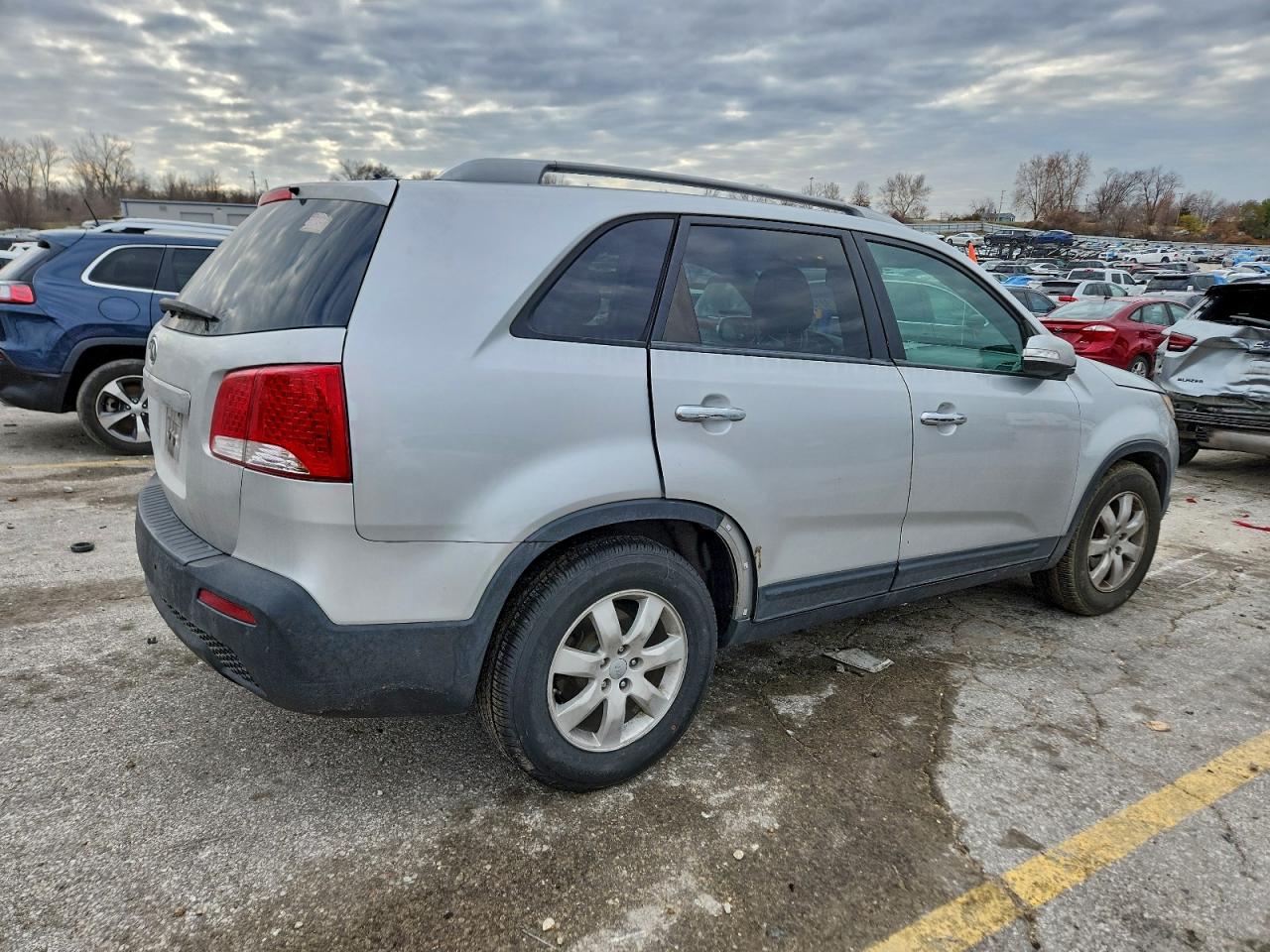 2012 KIA SORENTO BASE photo 3