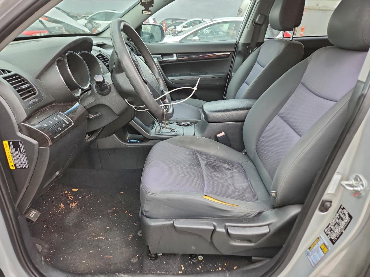 2012 KIA SORENTO BASE photo 7