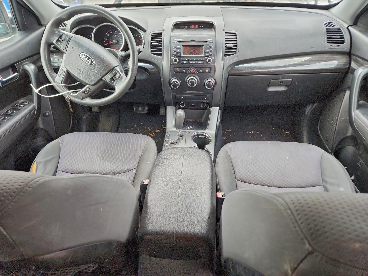 2012 KIA SORENTO BASE photo 8
