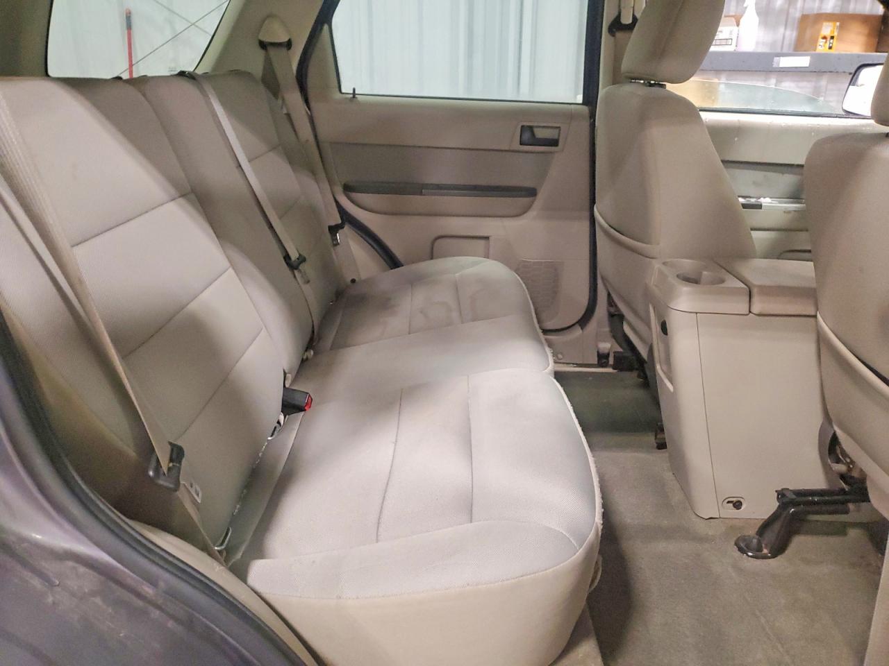 2010 FORD ESCAPE XLT photo 11