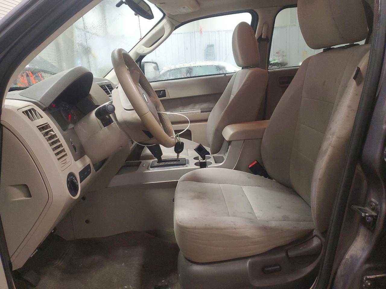 2010 FORD ESCAPE XLT photo 7