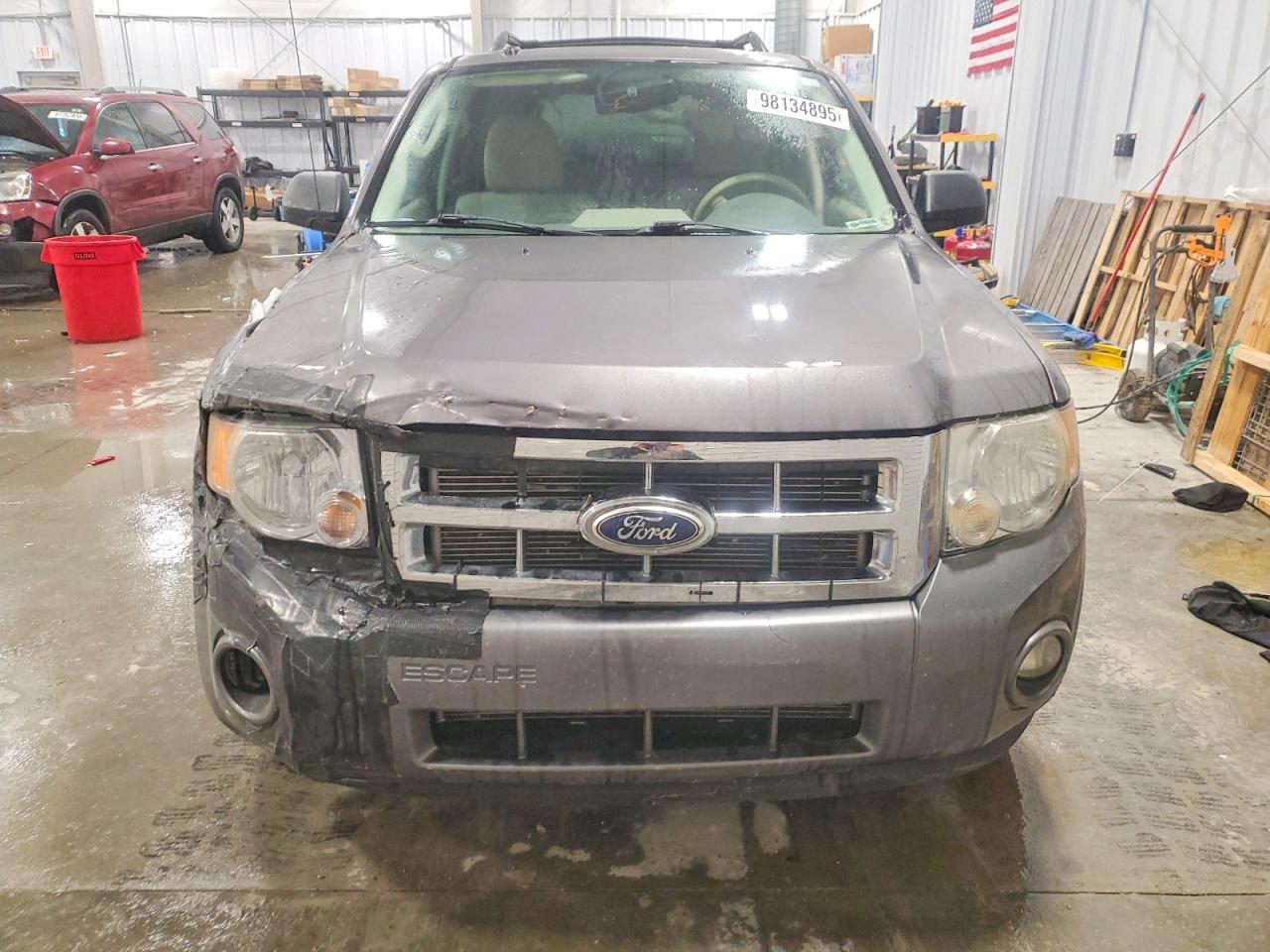 2010 FORD ESCAPE XLT photo 5