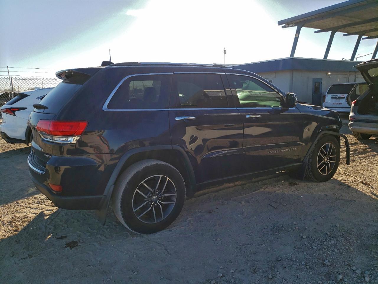 2018 JEEP GRAND CHEROKEE LIMITED photo 3