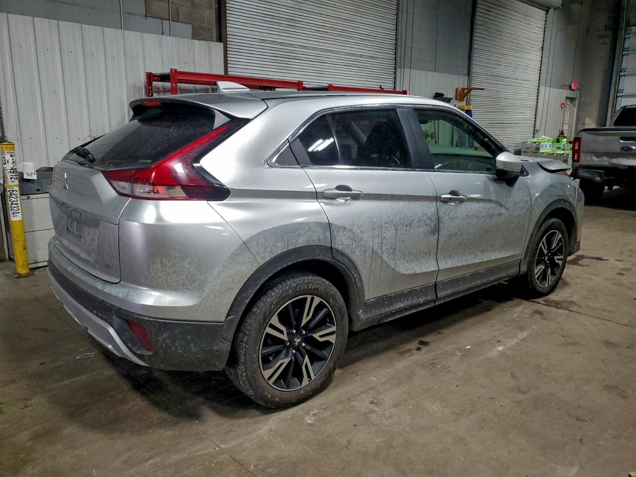 2023 MITSUBISHI ECLIPSE CROSS SE photo 3