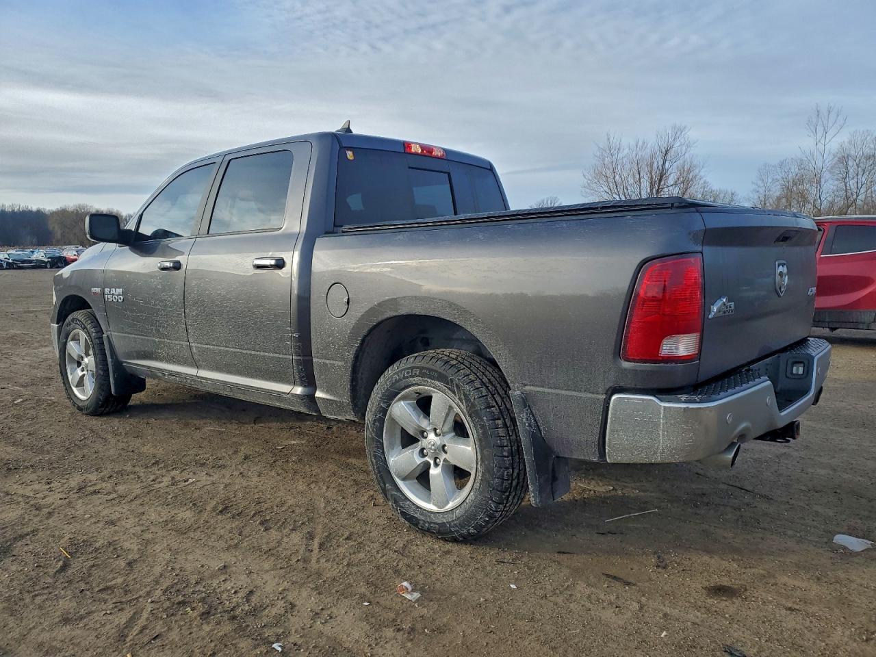 2018 RAM 1500 SLT photo 2