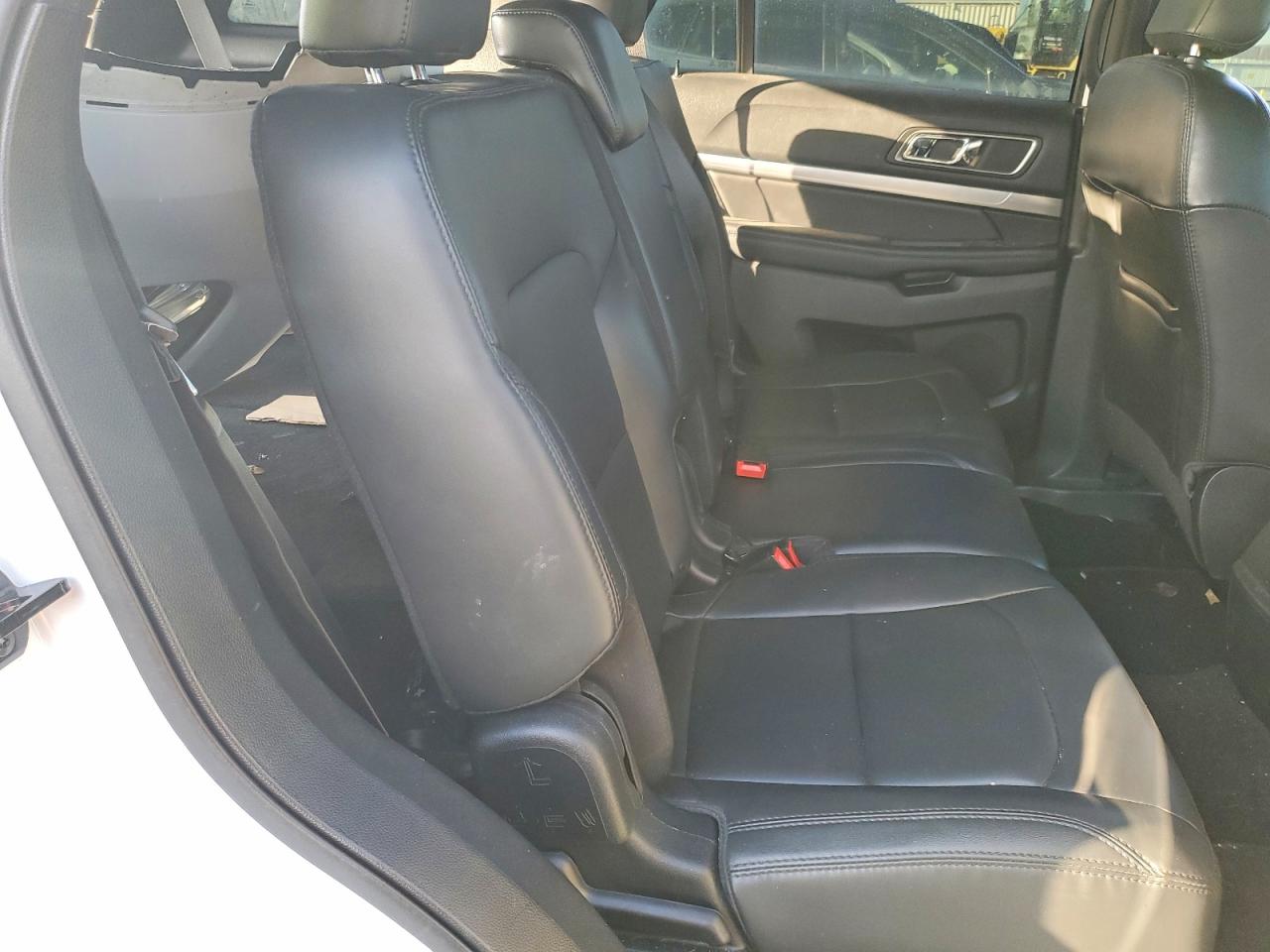 2019 FORD EXPLORER XLT photo 11