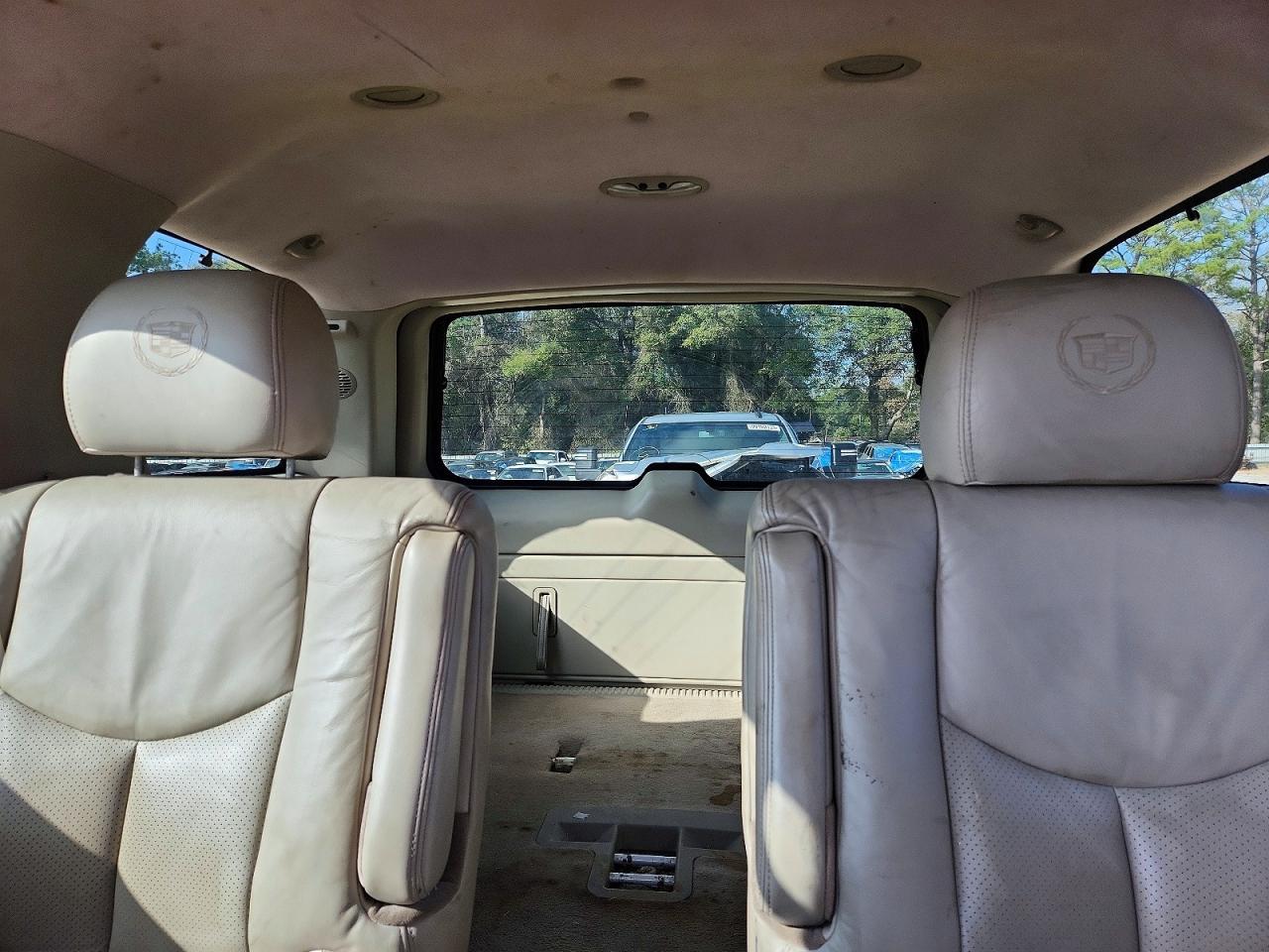 2004 CADILLAC ESCALADE LUXURY photo 10