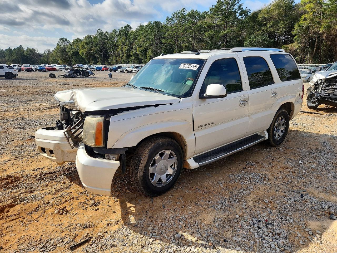 2004 CADILLAC ESCALADE LUXURY — FRONT END damage — photo 1