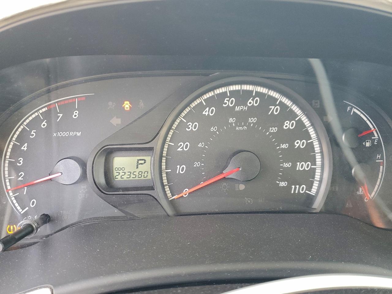 2014 TOYOTA SIENNA LE photo 9