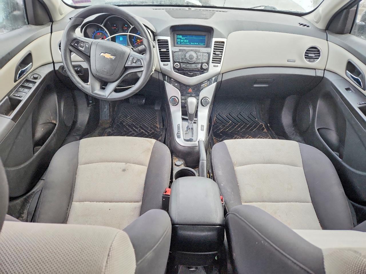 2015 CHEVROLET CRUZE LS photo 8