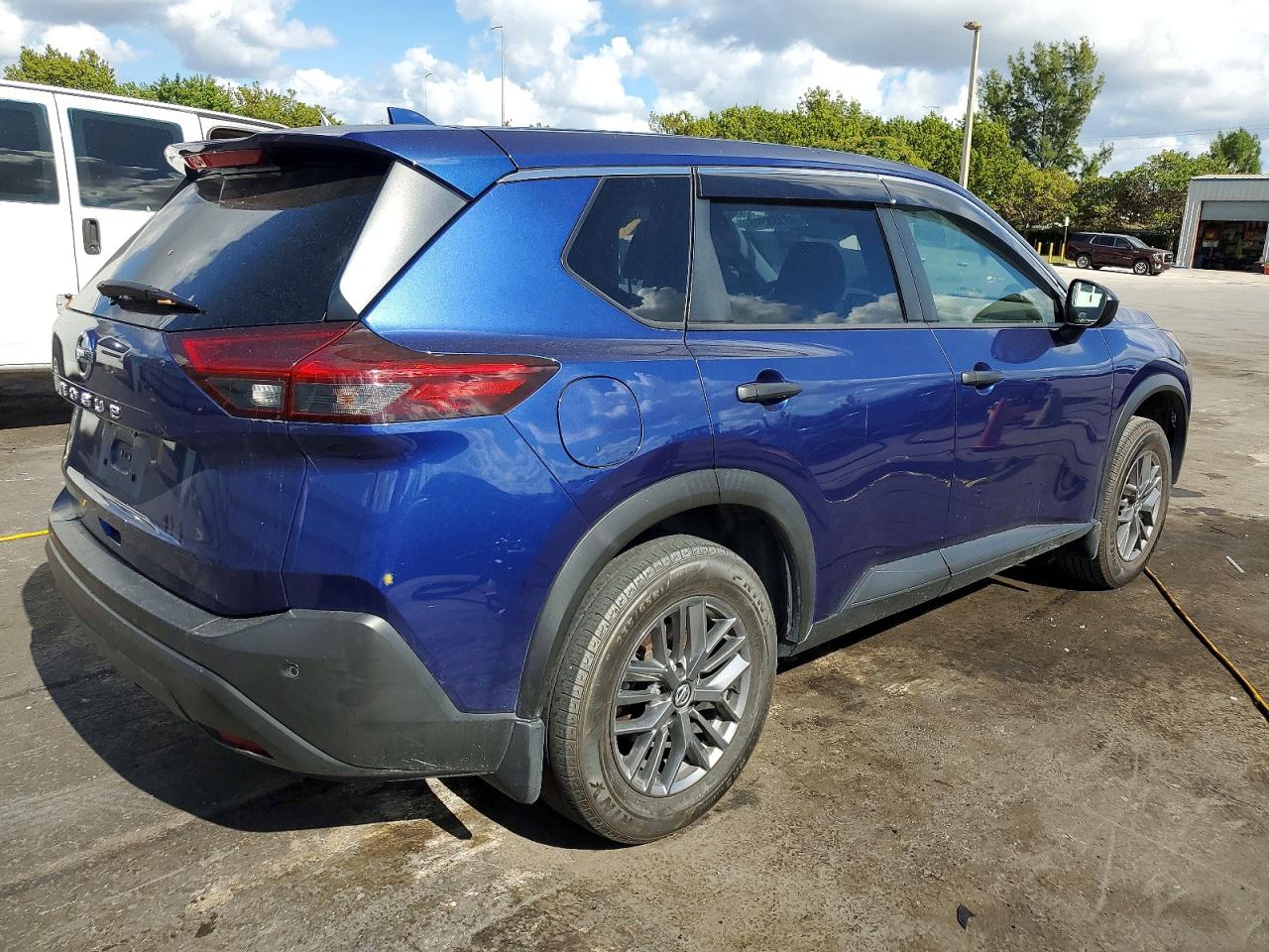 2021 NISSAN ROGUE S photo 3