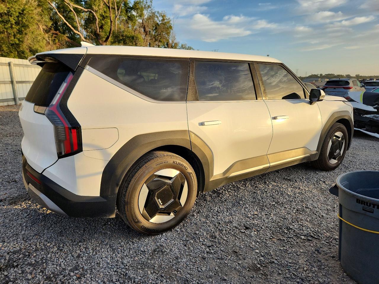2024 KIA EV9 LIGHT photo 5