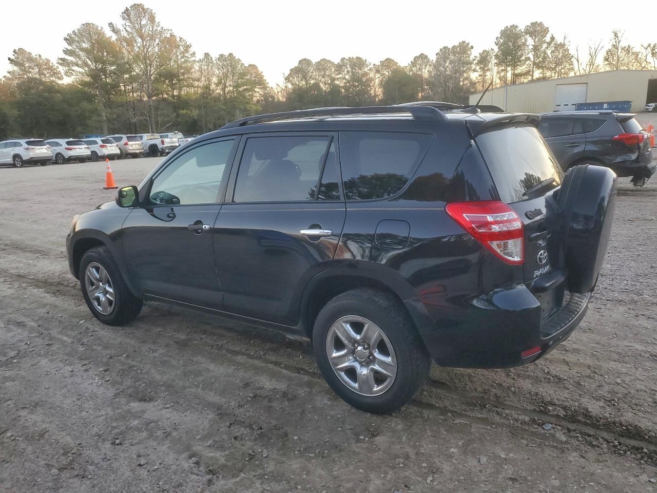 2011 TOYOTA RAV4 photo 2