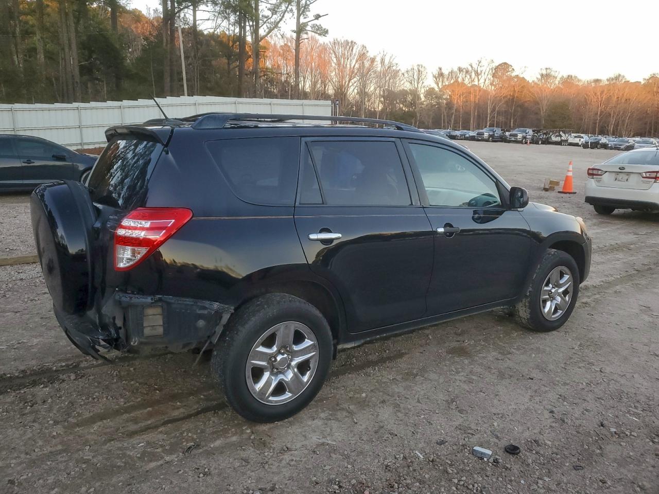2011 TOYOTA RAV4 photo 3