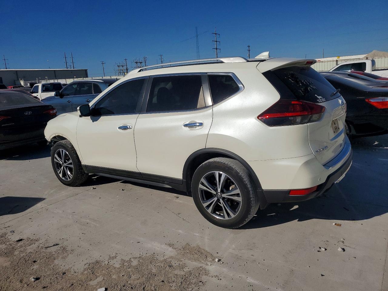2019 NISSAN ROGUE S photo 2