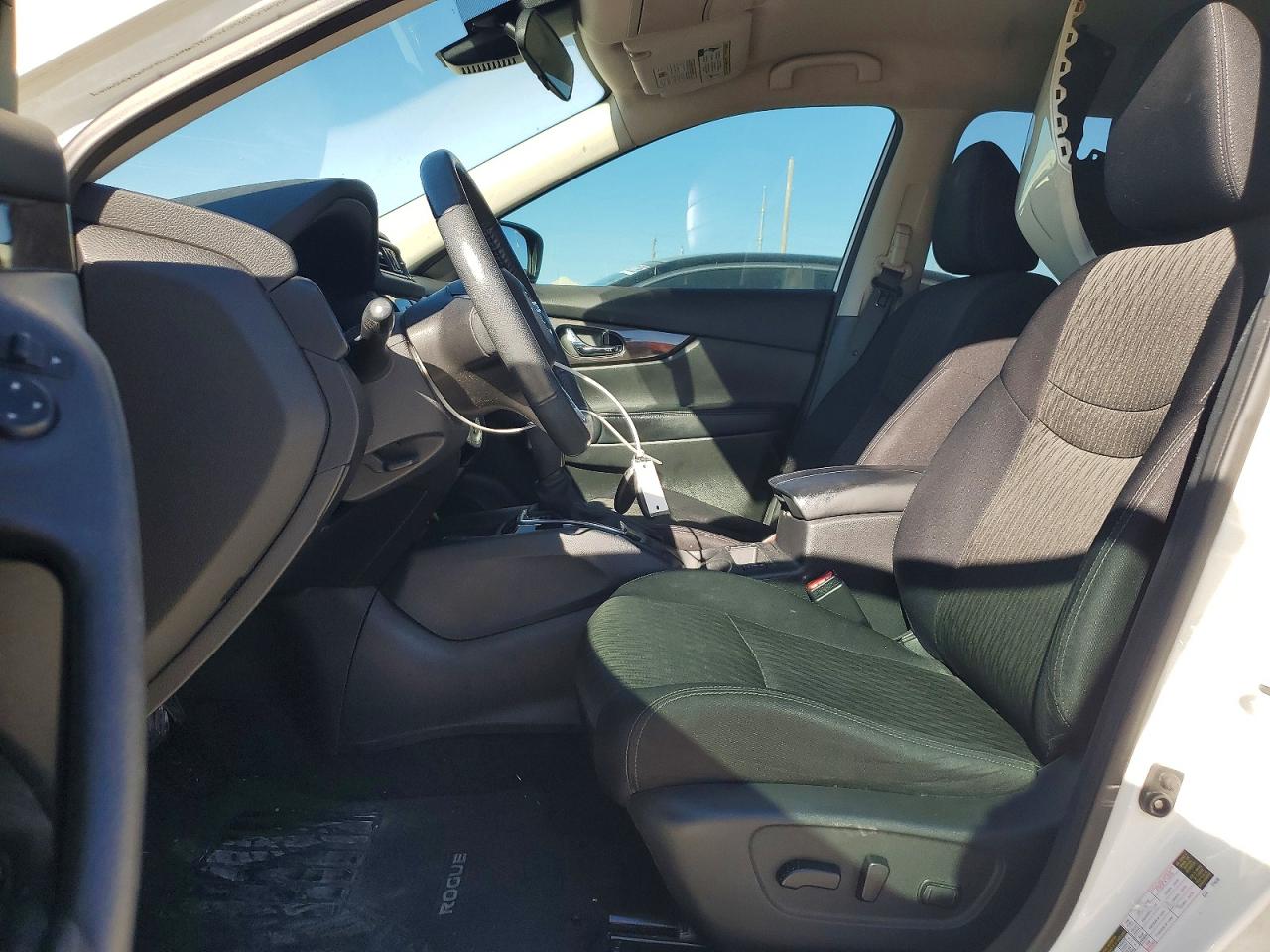 2019 NISSAN ROGUE S photo 7