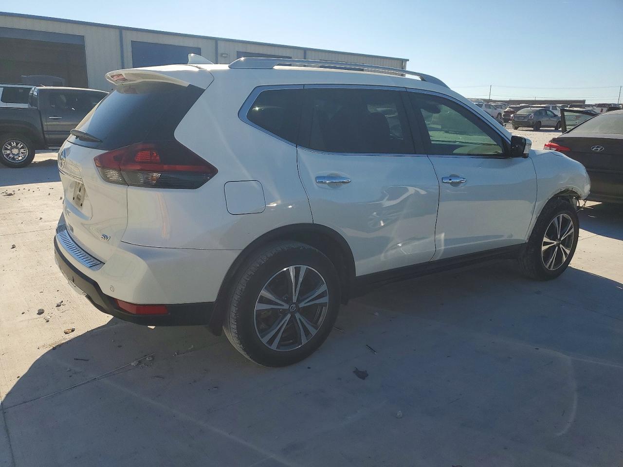 2019 NISSAN ROGUE S photo 3