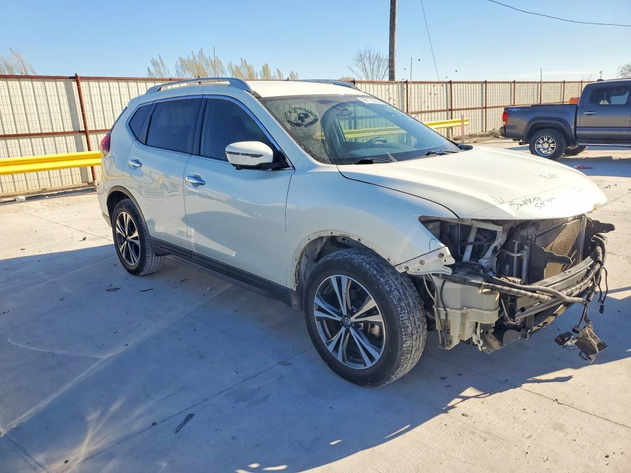 2019 NISSAN ROGUE S photo 4