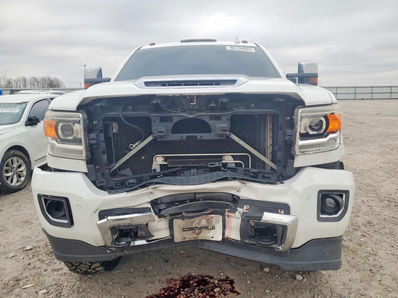 2015 GMC SIERRA K2500 DENALI photo 5