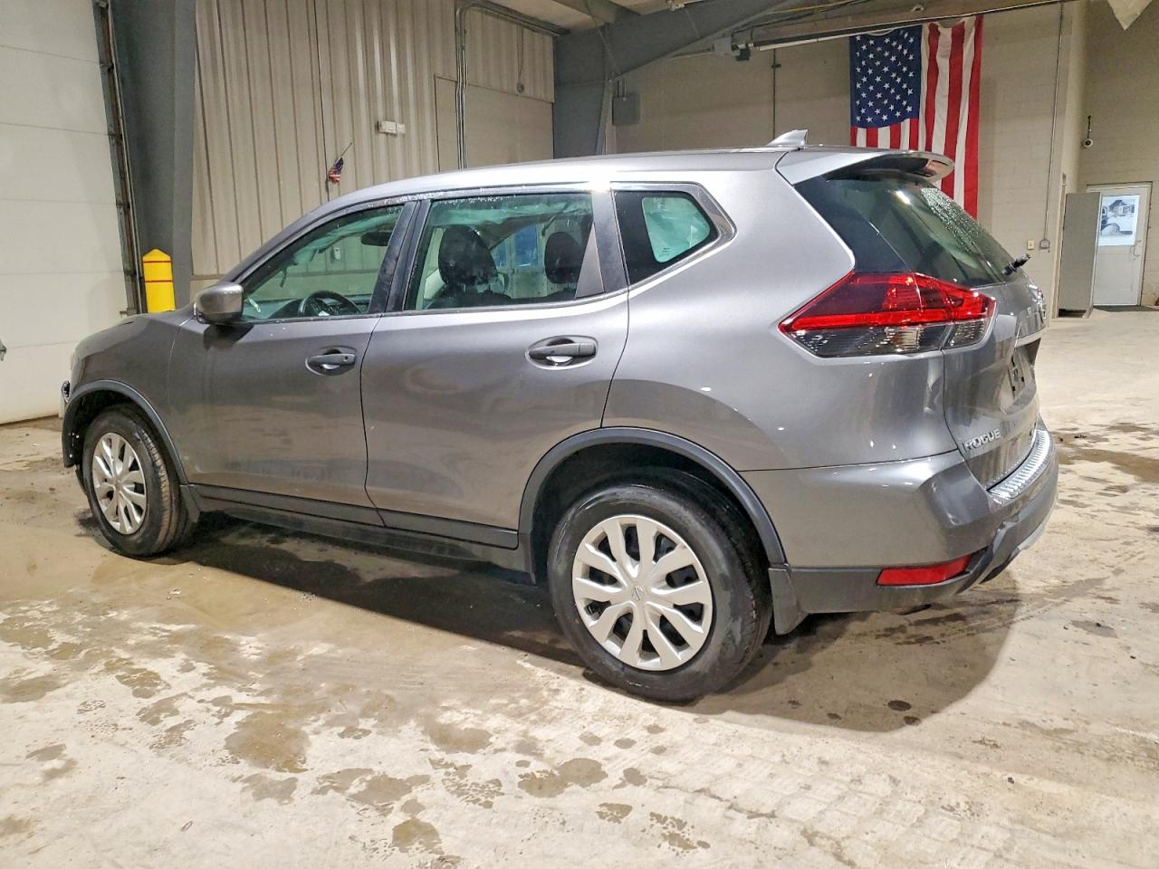 2018 NISSAN ROGUE S photo 2