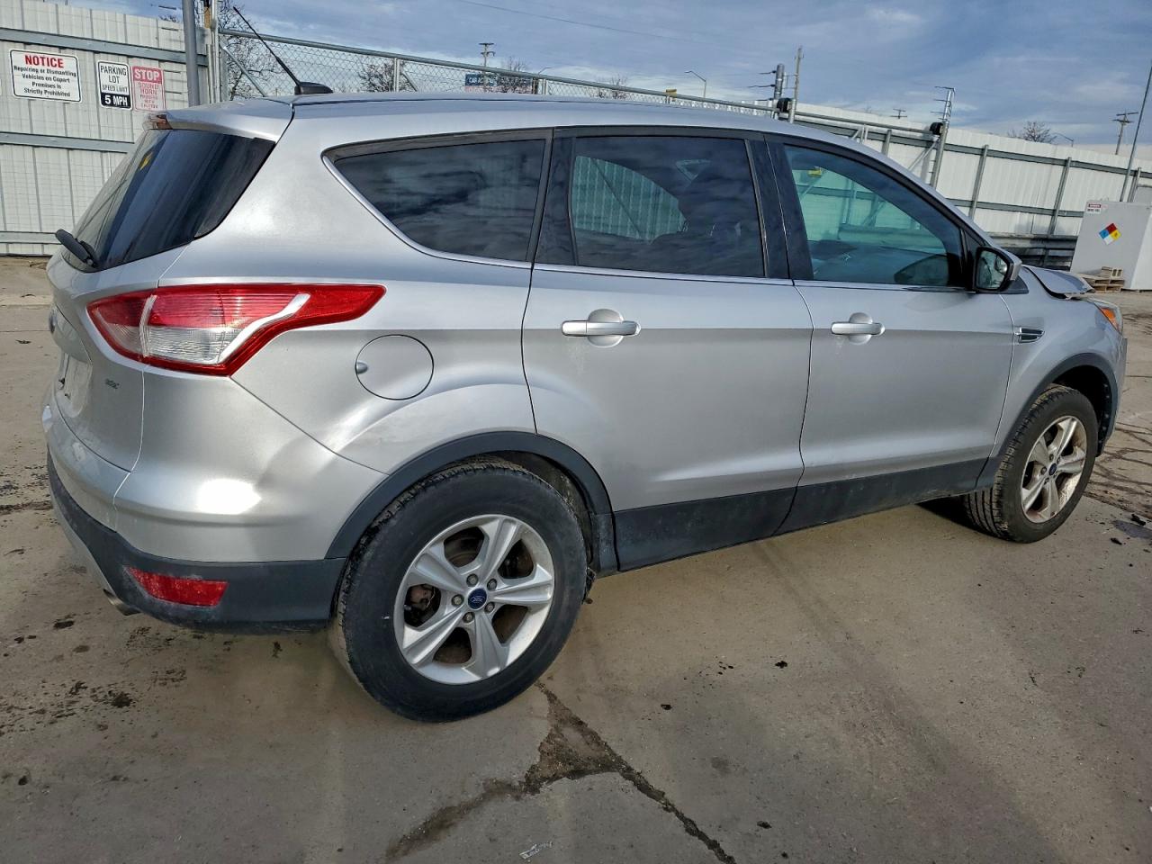 2016 FORD ESCAPE SE photo 3