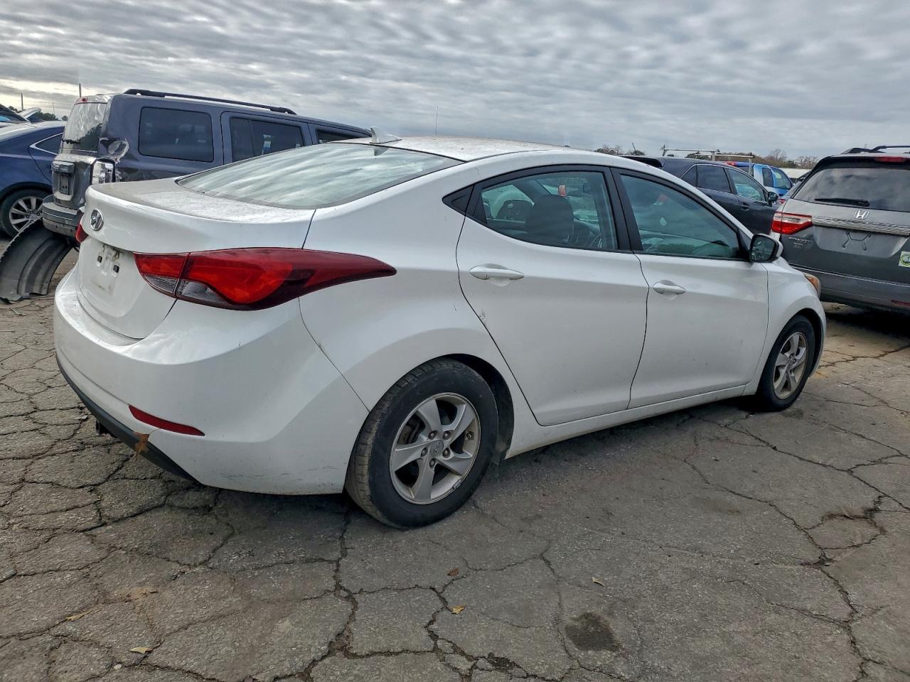 2014 HYUNDAI ELANTRA SE photo 3