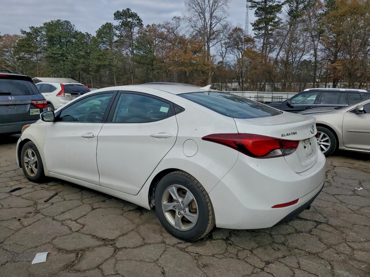 2014 HYUNDAI ELANTRA SE photo 2