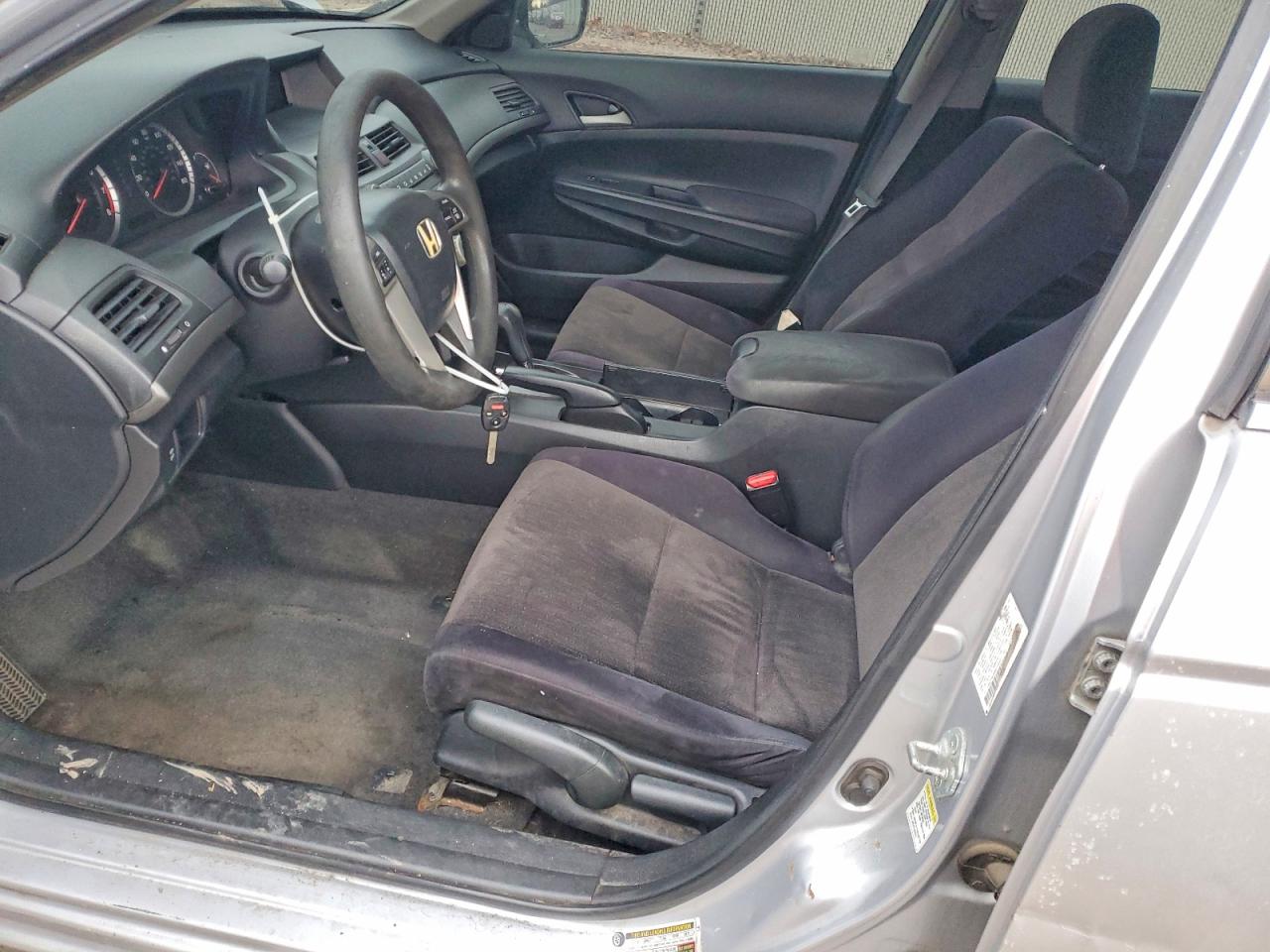 2009 HONDA ACCORD LX photo 7