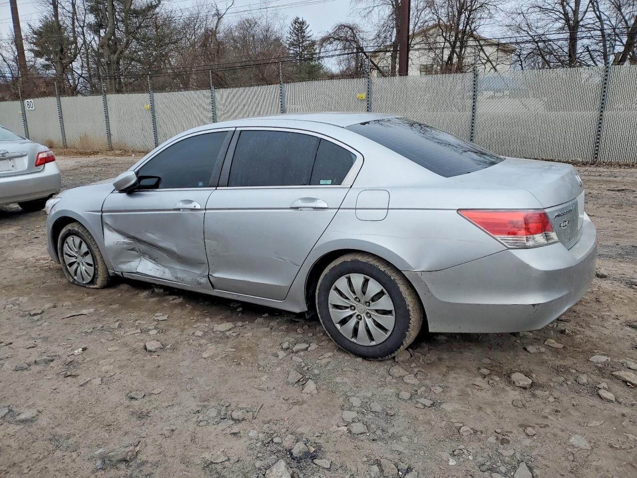 2009 HONDA ACCORD LX photo 2