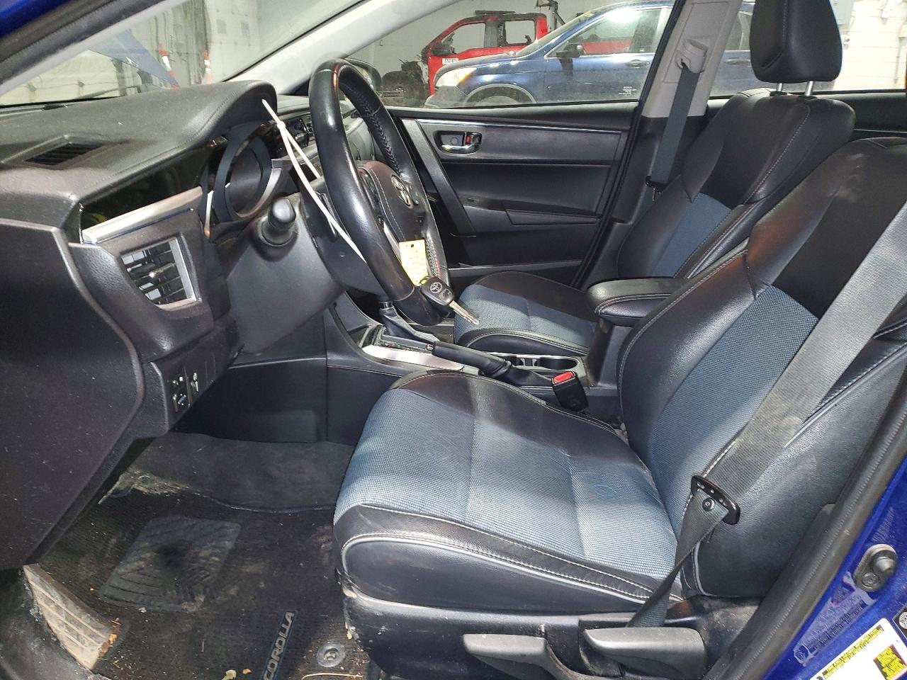2015 TOYOTA COROLLA L photo 7