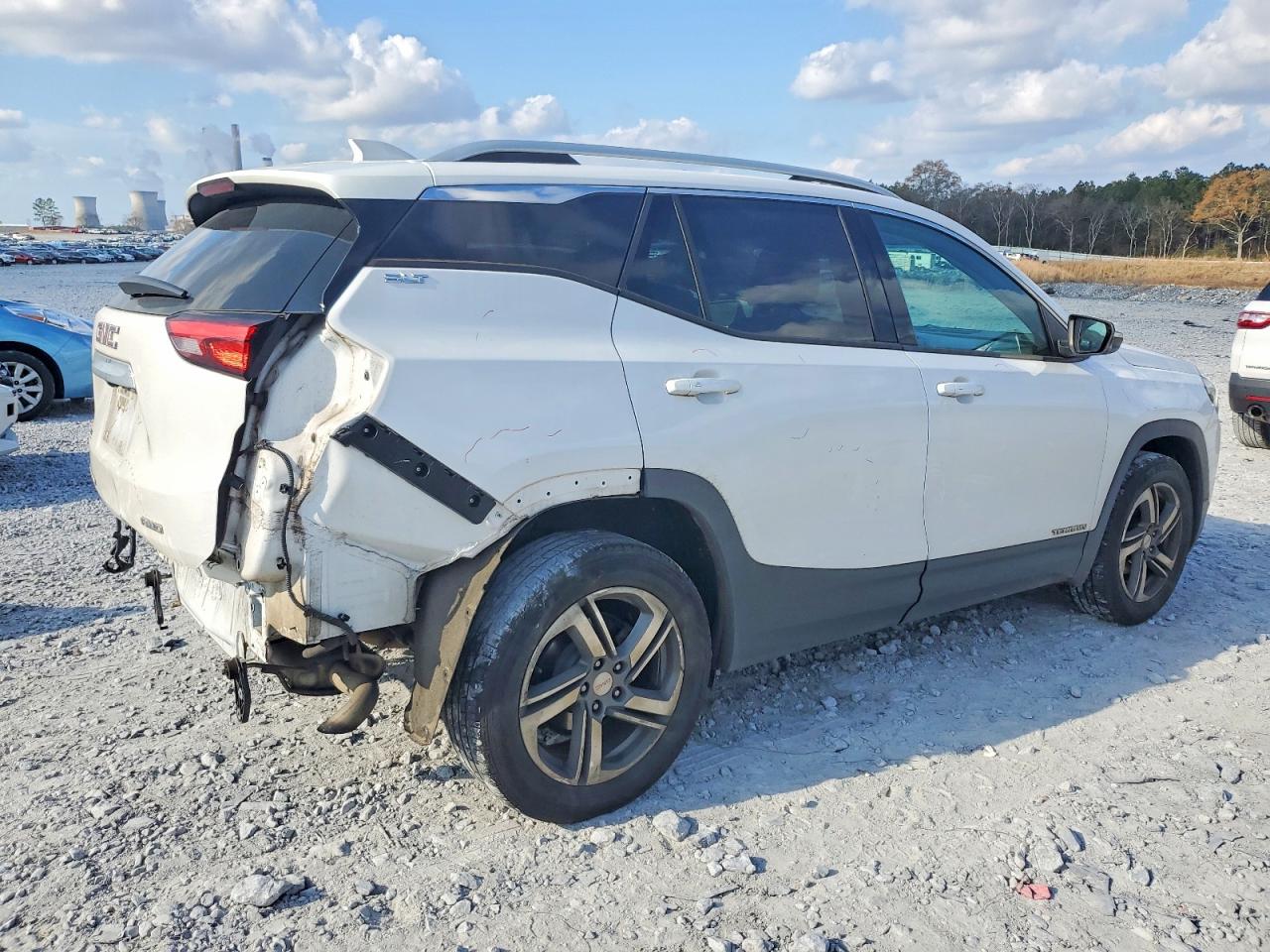 2019 GMC TERRAIN SLT photo 3