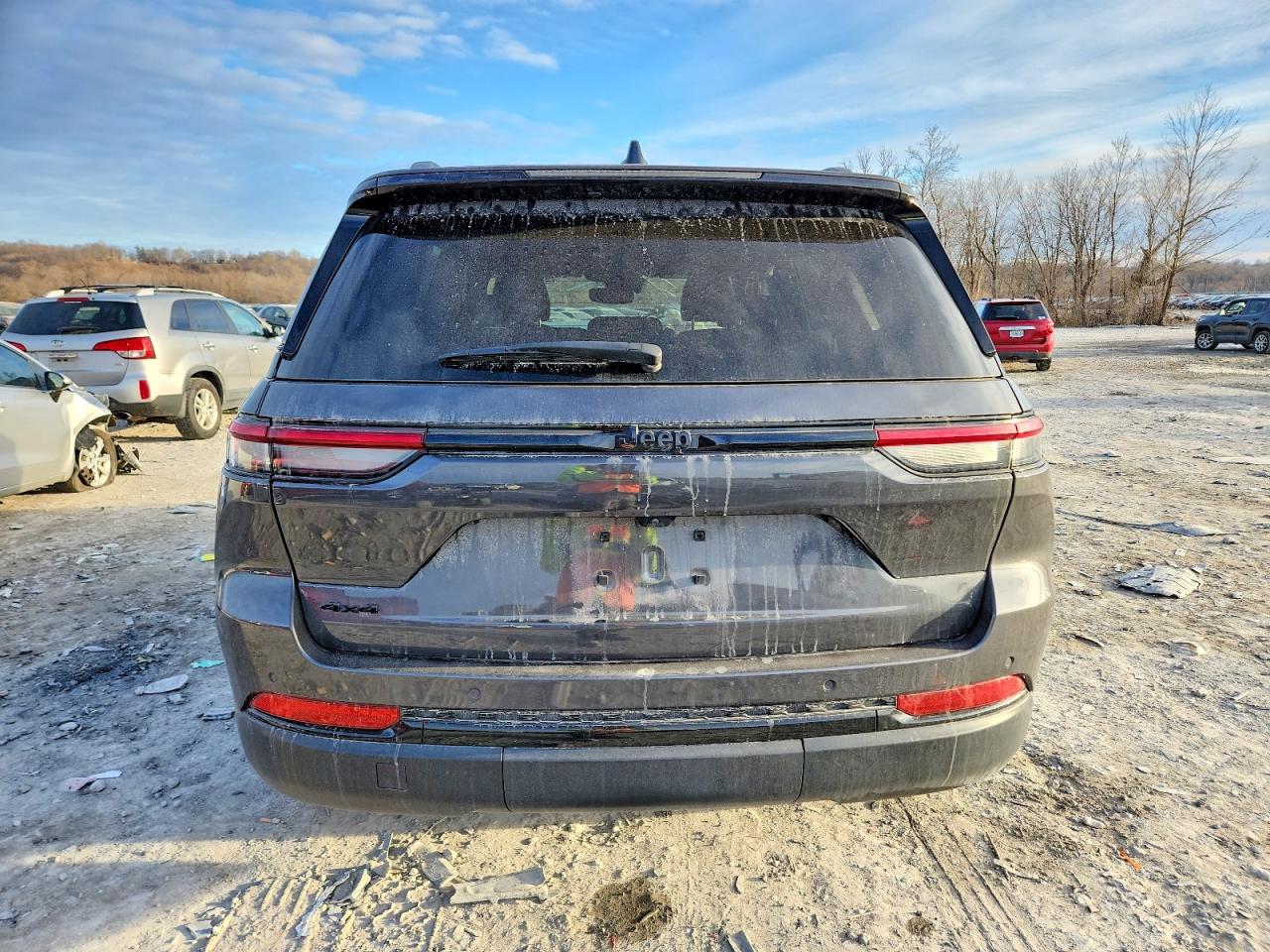 2023 JEEP GRAND CHEROKEE LAREDO photo 6